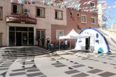 HDP önündeki evlat nöbeti direnişine 2 aile daha katıldı HDP önündeki evlat nöbeti direnişine 2 aile daha katıldı