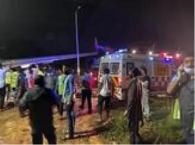 Hindistan'daki uçak kazasında 2 kişi öldü, 35 kişi yaralandı Hindistan'daki uçak kazasında 2 kişi öldü, 35 kişi yaralandı