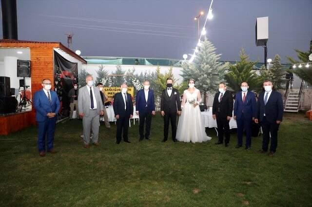 İçişleri Bakanı Soylu, 'düğün salonu' denetimine katıldı İçişleri Bakanı Soylu, 'düğün salonu' denetimine katıldı