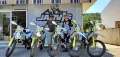 İngiliz motosikletçi Jarvis'ten Kemer tanıtımı İngiliz motosikletçi Jarvis'ten Kemer tanıtımı