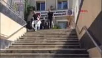 'Erkekliğime küfür etti' dediği kadını silahla öldüren şahıs, polisi arayıp kendisini ihbar etti 'Erkekliğime küfür etti' dediği kadını silahla öldüren şahıs, polisi arayıp kendisini ihbar etti