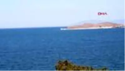 İZMİR Tekne faciasında kaybolan çocuğu arama çalışmaları sürüyor İZMİR Tekne faciasında kaybolan çocuğu arama çalışmaları sürüyor