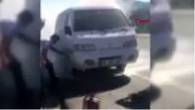 Son dakika... KARABÜK Minibüste çıkan yangın, çevredekiler tarafından söndürüldü Son dakika... KARABÜK Minibüste çıkan yangın, çevredekiler tarafından söndürüldü