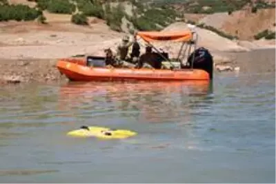 Kodu düşen baraj gölünde 'Gülistan' seferberliği Kodu düşen baraj gölünde 'Gülistan' seferberliği