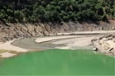 Kodu düşen baraj gölünde 'Gülistan' seferberliği Kodu düşen baraj gölünde 'Gülistan' seferberliği