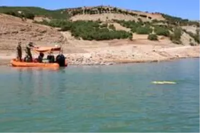 Kodu düşen baraj gölünde 'Gülistan' seferberliği Kodu düşen baraj gölünde 'Gülistan' seferberliği