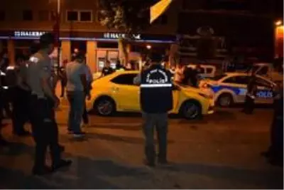 Malatya'da araç içerisinde silahla vurulan 1 kişi yaralandı Malatya'da araç içerisinde silahla vurulan 1 kişi yaralandı