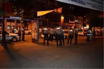 Malatya'da araç içerisinde silahla vurulan 1 kişi yaralandı Malatya'da araç içerisinde silahla vurulan 1 kişi yaralandı