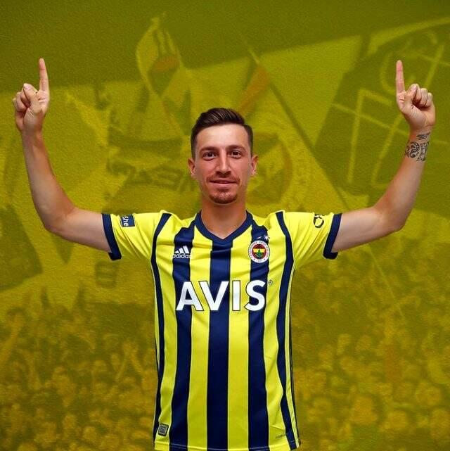 Mert Hakan Yandaş'ın Galatasaraylı yöneticiye attığı derbi mesajı ortalığı karıştıracak Mert Hakan Yandaş'ın Galatasaraylı yöneticiye attığı derbi mesajı ortalığı karıştıracak