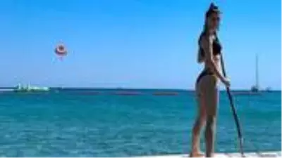 Merve Boluğur taşın üzerine çıktı, kendisine övgüler dizdi Merve Boluğur taşın üzerine çıktı, kendisine övgüler dizdi