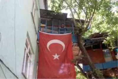 Nusret dede, Covid-19'dan ağaç evi ile korunuyor Nusret dede, Covid-19'dan ağaç evi ile korunuyor