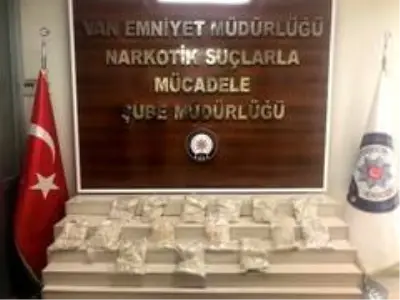 Otlu peynir arasında eroin sevkıyatı Zeyna'ya takıldı Otlu peynir arasında eroin sevkıyatı Zeyna'ya takıldı