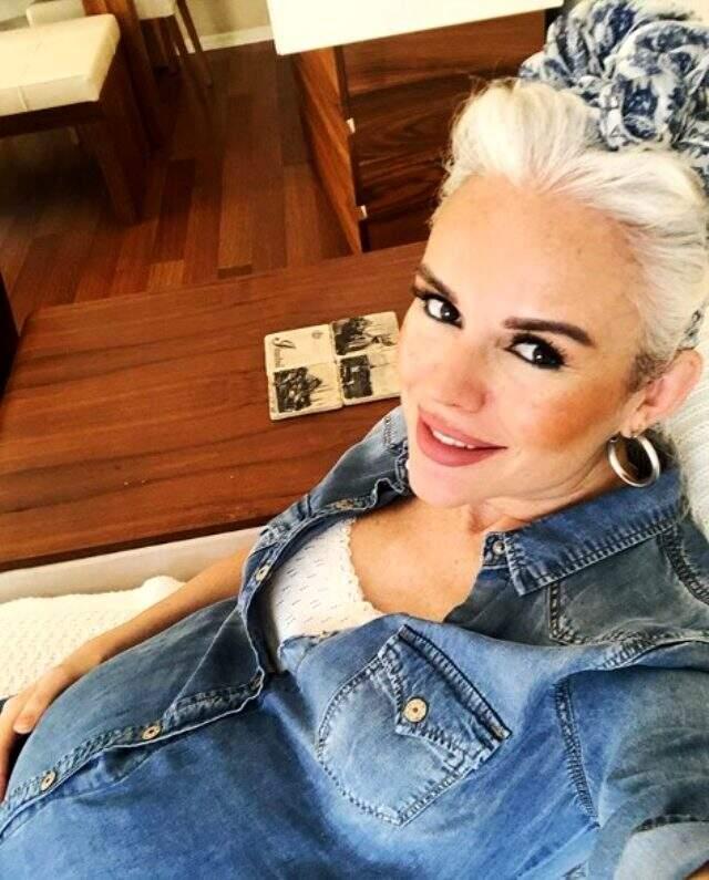 Oyuncu İpek Tanrıyar, 45 günde eridi! Tüm hamilelik kilolarını verdi Oyuncu İpek Tanrıyar, 45 günde eridi! Tüm hamilelik kilolarını verdi