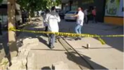 Polis memurunun ayağını kıran zanlı, vurularak yakalandı Polis memurunun ayağını kıran zanlı, vurularak yakalandı