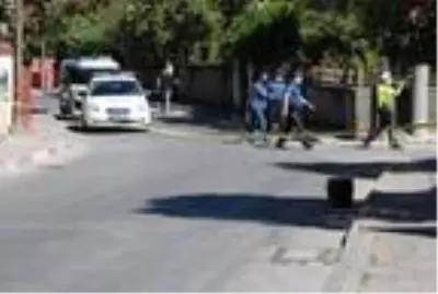 Poşetteki boya kutusu, bomba korkusu yaşattı Poşetteki boya kutusu, bomba korkusu yaşattı