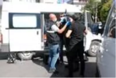 Poşetteki boya kutusu, bomba korkusu yaşattı Poşetteki boya kutusu, bomba korkusu yaşattı