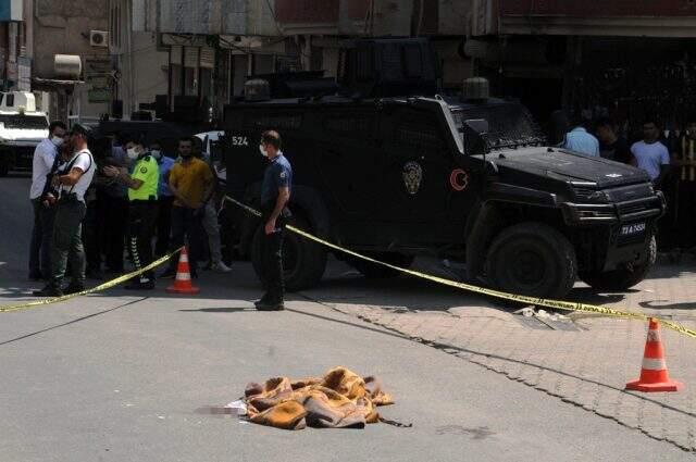 Şırnak'ta kamyonun çarptığı iki kardeşten biri feci şekilde can verdi Şırnak'ta kamyonun çarptığı iki kardeşten biri feci şekilde can verdi