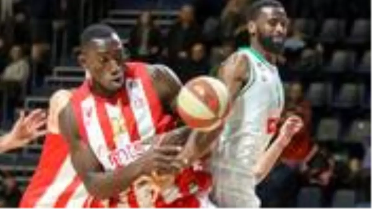 Son 2 yılda Kızılyıldız forması giyen Michael Ojo, kalp krizi nedeniyle hayatını kaybetti