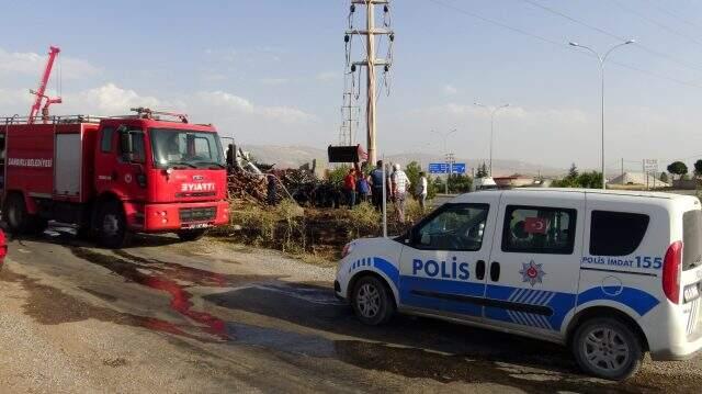 Sorumsuzların araçtan attığı sigara izmariti, 10 ton odunu küle çevirdi Sorumsuzların araçtan attığı sigara izmariti, 10 ton odunu küle çevirdi