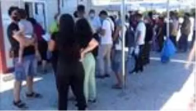 Son dakika haberi! Sosyal mesafesiz Korona test kuyruğu Son dakika haberi! Sosyal mesafesiz Korona test kuyruğu