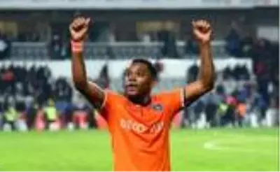 Sözleşmesi biten Robinho, Medipol Başakşehir'den ayrıldı Sözleşmesi biten Robinho, Medipol Başakşehir'den ayrıldı