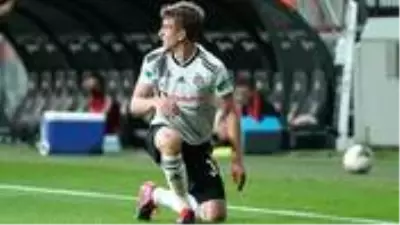 Stuttgart, Beşiktaşlı Rıdvan Yılmaz'ı kadrosuna katmak istiyor Stuttgart, Beşiktaşlı Rıdvan Yılmaz'ı kadrosuna katmak istiyor