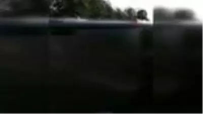 TEM Otoyolunda bariyerlere çarparak metrelerce sürüklenen araç hurdaya döndü TEM Otoyolunda bariyerlere çarparak metrelerce sürüklenen araç hurdaya döndü