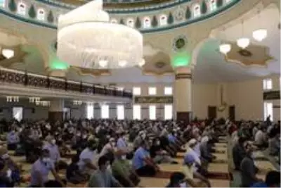 Türkiye'nin ilk Ay Yıldız camisi cuma namazıyla ibadete açıldı Türkiye'nin ilk Ay Yıldız camisi cuma namazıyla ibadete açıldı