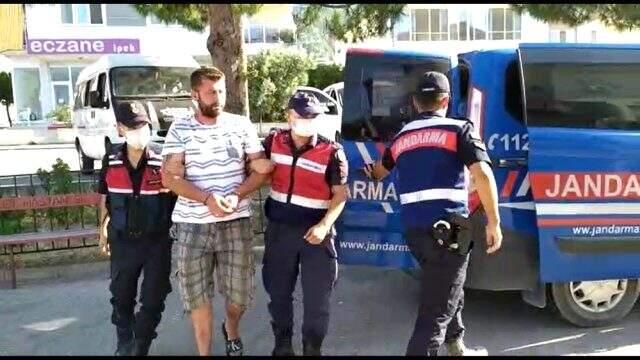 Yaralama suçundan aranan zanlıyı yakalamak için düzenlenen operasyon filmleri aratmadı