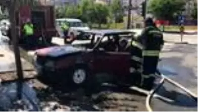 Son dakika haber | 17 yıllık otomobili saniyeler içinde kül oldu Son dakika haber | 17 yıllık otomobili saniyeler içinde kül oldu