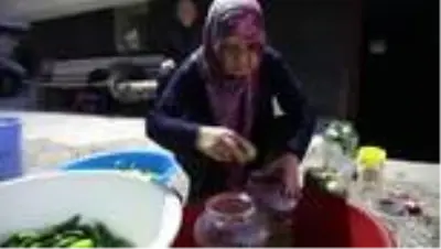 Son dakika haber: 65 yıl turşu kuran İhsan amca mesleğini çocuklarına devretmenin mutluluğunu yaşıyor Son dakika haber: 65 yıl turşu kuran İhsan amca mesleğini çocuklarına devretmenin mutluluğunu yaşıyor