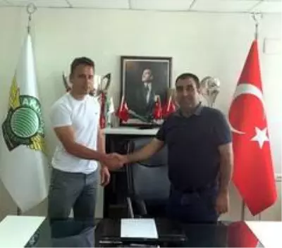 Akhisarspor'da Cem Kavçak yuvaya geri döndü Akhisarspor'da Cem Kavçak yuvaya geri döndü