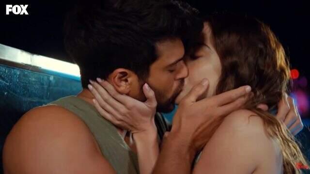 Bay Yanlış'taki öpüşme sahnesinin rüya olması izleyicileri kızdırdı