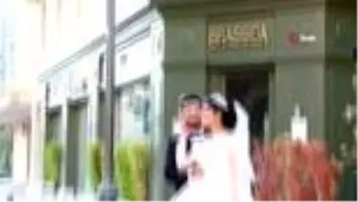 Her şeyden bihaber poz veriyorlardı! Beyrut'taki patlamaya en mutlu anlarında yakalandılar Her şeyden bihaber poz veriyorlardı! Beyrut'taki patlamaya en mutlu anlarında yakalandılar