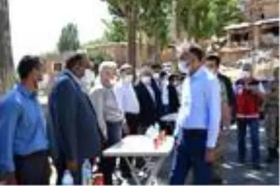 Bitlis Valisi Çağatay, depremin ardından muhtarlarla bir araya geldi Bitlis Valisi Çağatay, depremin ardından muhtarlarla bir araya geldi