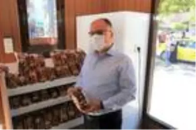 Çölyak hastası Kerem istedi, belediye glütensiz gıda büfesi açtı Çölyak hastası Kerem istedi, belediye glütensiz gıda büfesi açtı