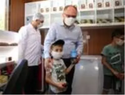 Çölyak hastası Kerem istedi, belediye glütensiz gıda büfesi açtı Çölyak hastası Kerem istedi, belediye glütensiz gıda büfesi açtı