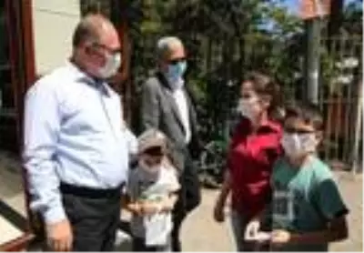 Çölyak hastası Kerem istedi, belediye glütensiz gıda büfesi açtı Çölyak hastası Kerem istedi, belediye glütensiz gıda büfesi açtı