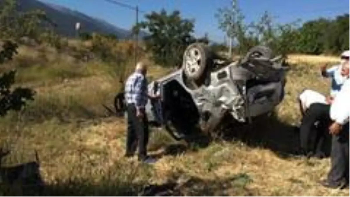 Denizli'de trafik kazası: Anne öldü, eşi ve 2 çocuğu yaralandı