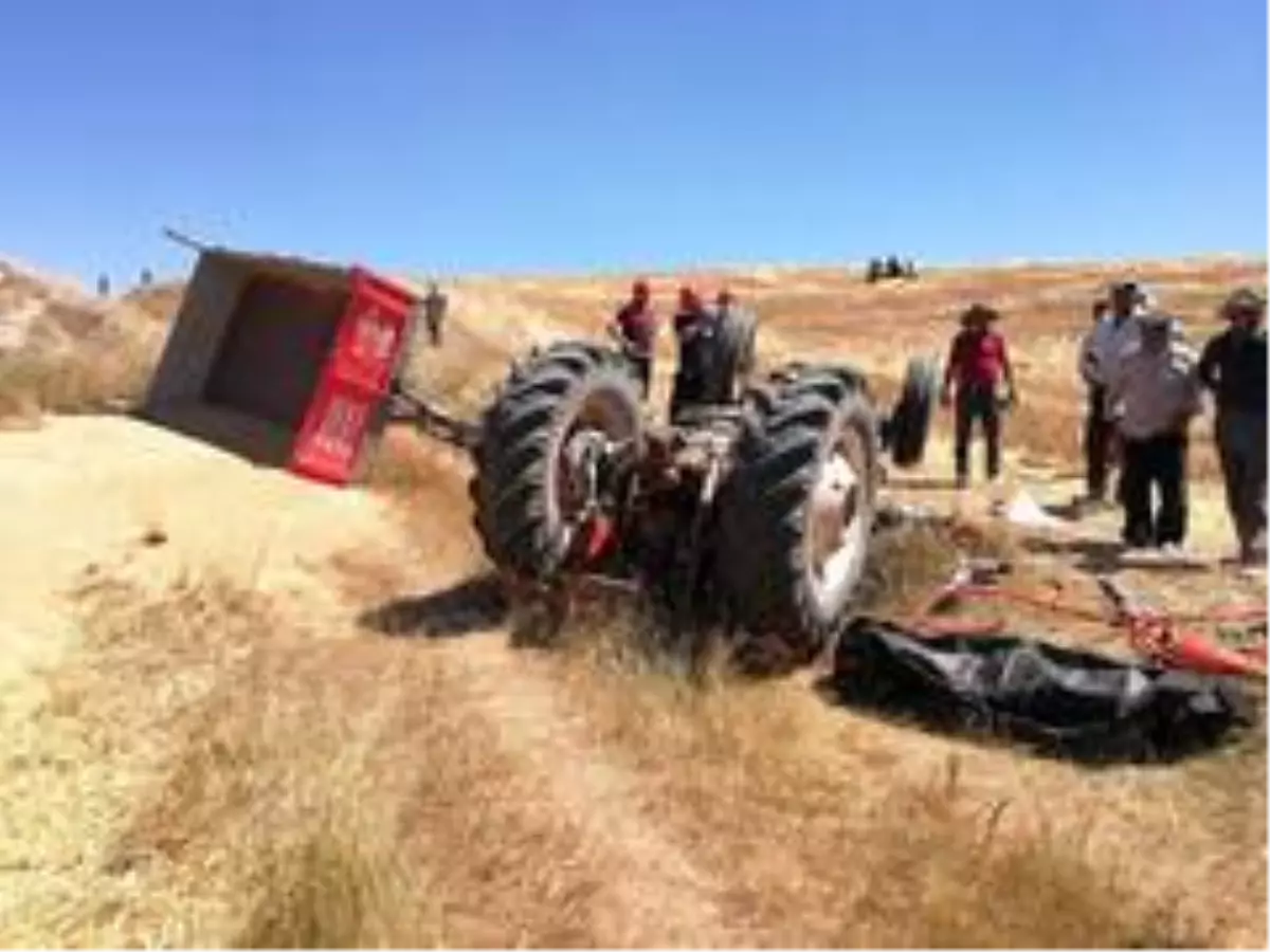 Devrilen traktörün altında kalan sürücü hayatını kaybetti