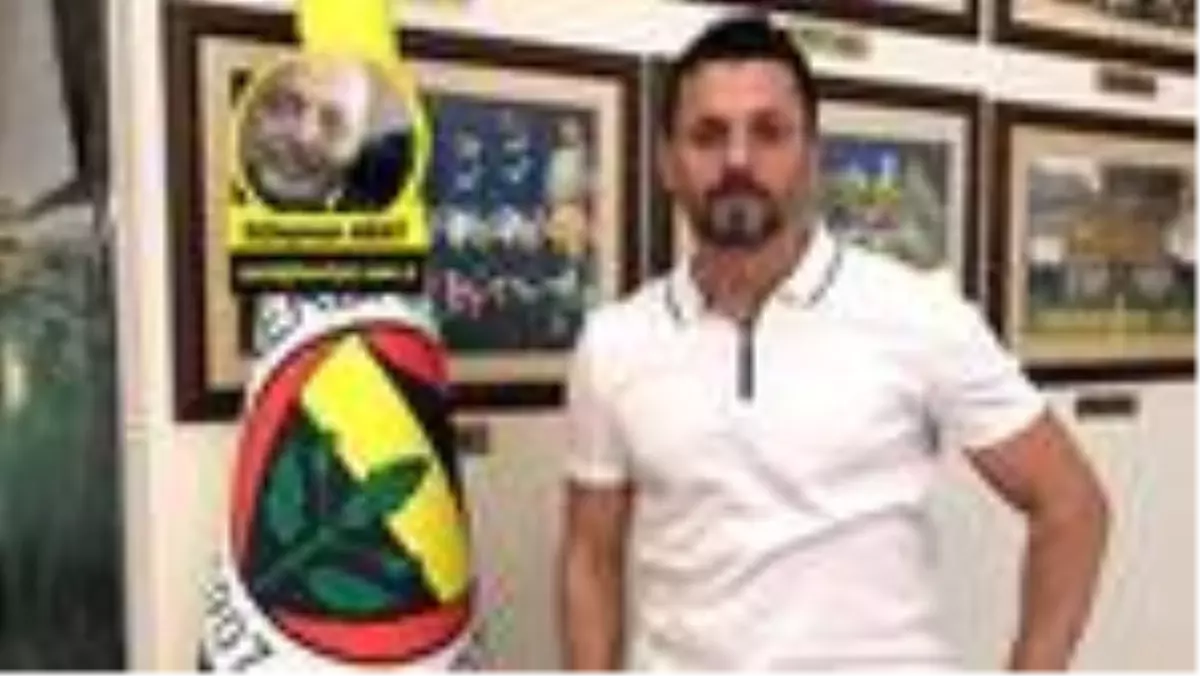 Erol Bulut'un amacı yere sağlam basan bir Fenerbahçe!