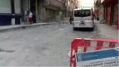 ESENLER'DE MAHALLELİNİN BİTMEYEN İSKİ KAZISI İSYANI ESENLER'DE MAHALLELİNİN BİTMEYEN İSKİ KAZISI İSYANI