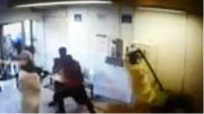 Fransa'da 'maske takın' diyen iş yeri sahibine çete dayağı Fransa'da 'maske takın' diyen iş yeri sahibine çete dayağı