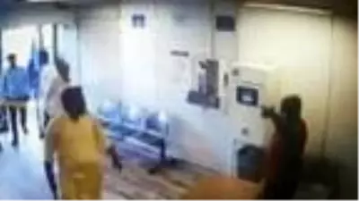 Fransa'da 'maske takın' diyen iş yeri sahibine çete dayağı Fransa'da 'maske takın' diyen iş yeri sahibine çete dayağı