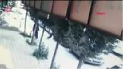Son Dakika | Girdiği evin penceresindeki tül perdeleri çaldı Son Dakika | Girdiği evin penceresindeki tül perdeleri çaldı