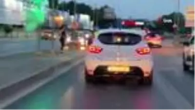 İstanbul'da gelin arabası dahil 3 araca ceza yazıldı İstanbul'da gelin arabası dahil 3 araca ceza yazıldı