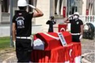 Kalp krizi geçirip yaşamını yitiren polis memuru memleketine uğurlandı Kalp krizi geçirip yaşamını yitiren polis memuru memleketine uğurlandı