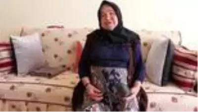 Köpeğe ayakkabısıyla su içiren Hatice Kayabaşı: 'Kim olsa aynısını yapardı' Köpeğe ayakkabısıyla su içiren Hatice Kayabaşı: 'Kim olsa aynısını yapardı'