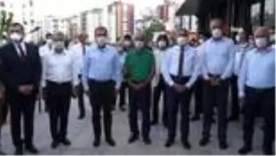 Lütfi Elvan 'Tirat Mutfak Atölyesi'nin açılışında makarna yaparak konuklara ikram etti Lütfi Elvan 'Tirat Mutfak Atölyesi'nin açılışında makarna yaparak konuklara ikram etti