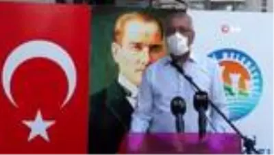 Lütfi Elvan 'Tirat Mutfak Atölyesi'nin açılışında makarna yaparak konuklara ikram etti Lütfi Elvan 'Tirat Mutfak Atölyesi'nin açılışında makarna yaparak konuklara ikram etti